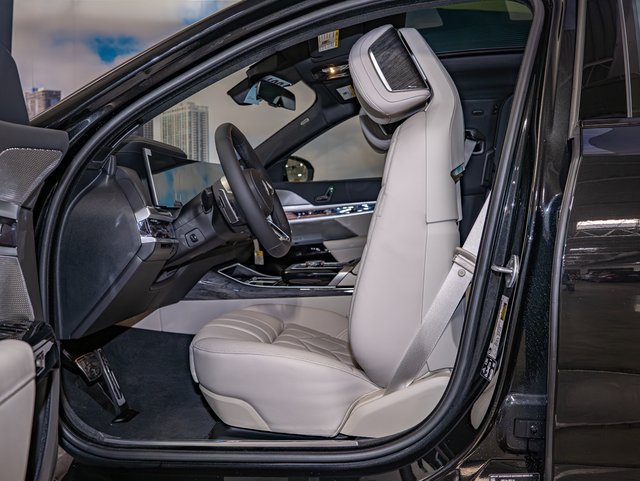 2026 BMW 7 Series 740i - Photo 20