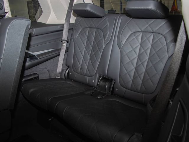 2026 BMW X7 40i - Photo 22