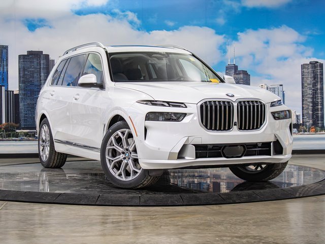 2025 BMW X7 40i's photo