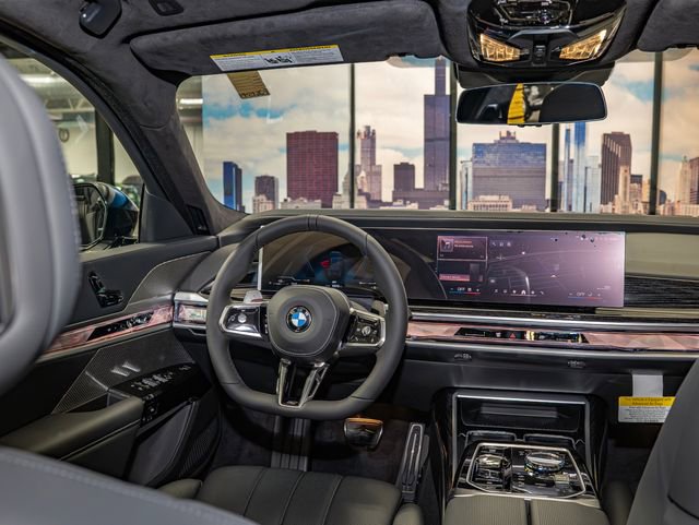 2026 BMW 7 Series 760i - Photo 16