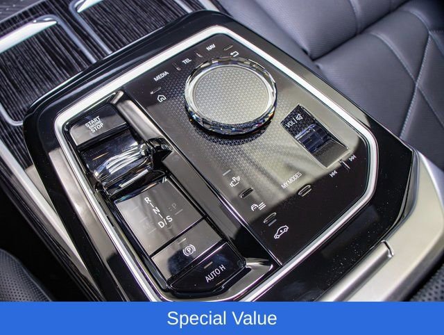 2025 BMW 7 Series 750e - Photo 20