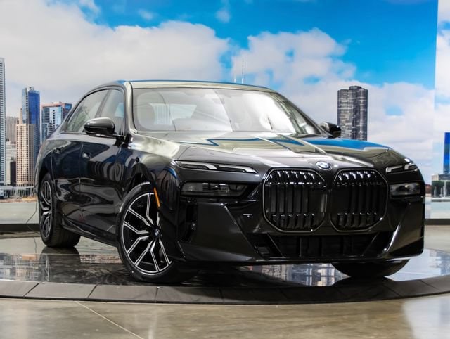 2026 BMW 760i For Sale in Lake Bluff IL | Karl Knauz BMW