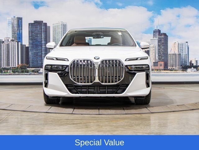 2025 BMW 7 Series 760i - Photo 3