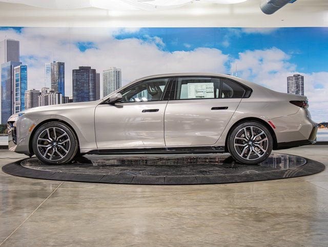 2026 BMW 7 Series 740i - Photo 6