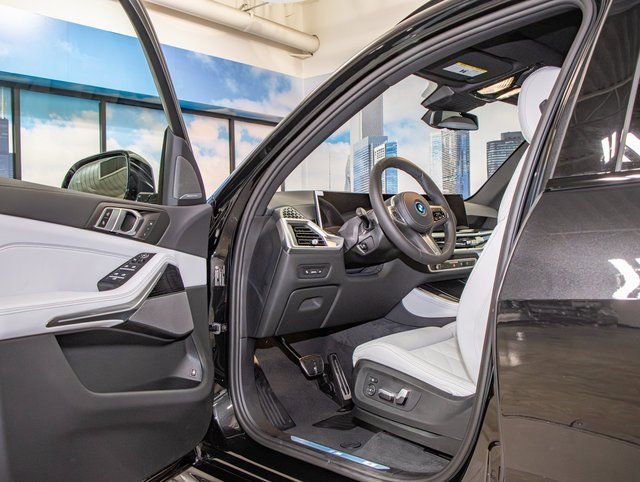 2026 BMW X5 50e - Photo 13