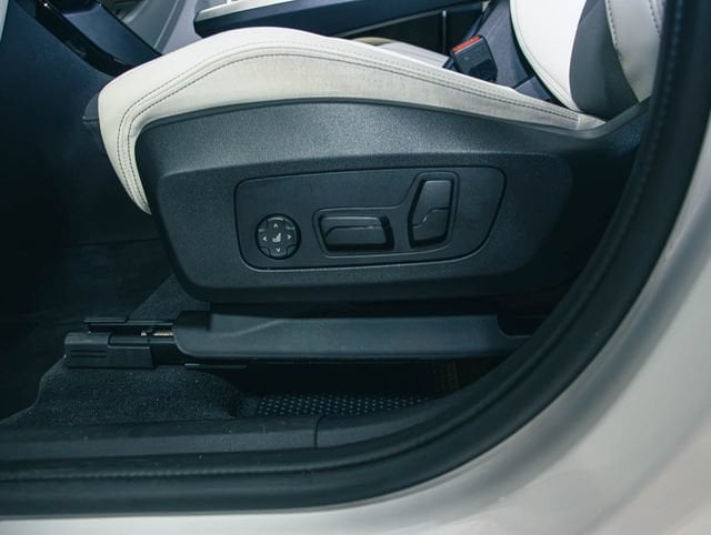 2026 BMW X1 28i - Photo 15
