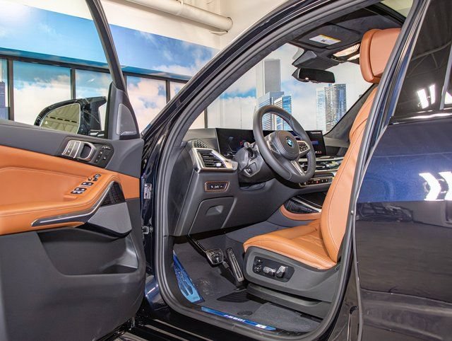 2026 BMW X7 M60i - Photo 12