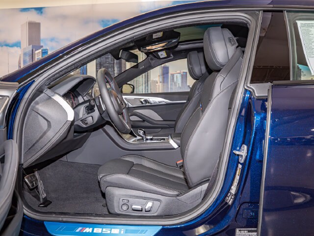 2026 BMW 8 Series M850i - Photo 20