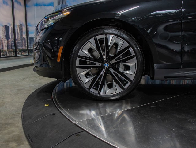 2027 BMW 5 Series 530i - Photo 7