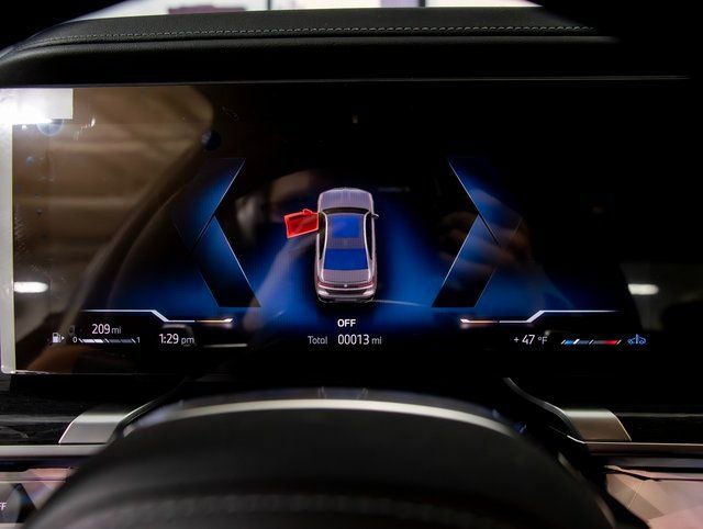 2026 BMW 7 Series 740i - Photo 17