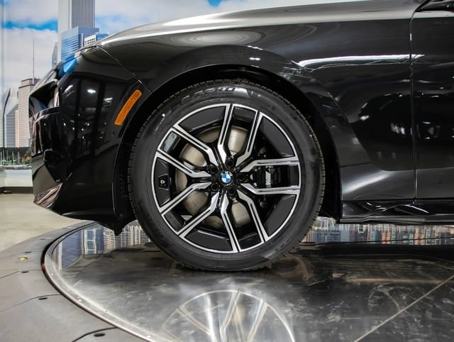 2026 BMW 7 Series 760i - Photo 7