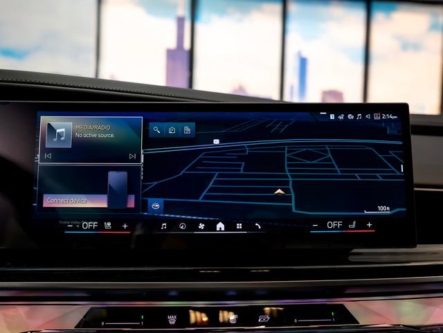 2026 BMW 7 Series 740i - Photo 18
