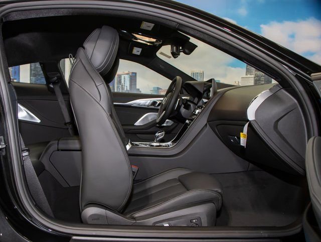 2026 BMW 8 Series M850i - Photo 21