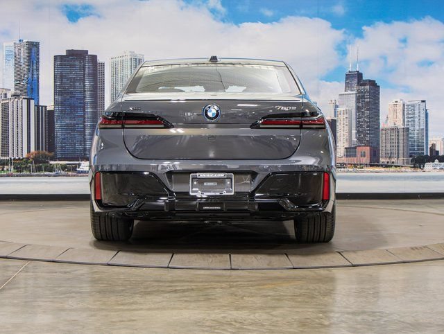 2026 BMW 7 Series 750e - Photo 11