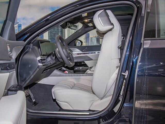 2026 BMW 7 Series 740i - Photo 20