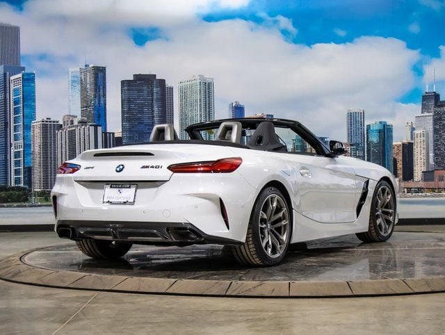 2026 BMW Z4 M40i - Photo 10