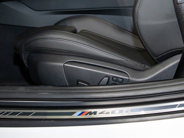 2026 BMW Z4 M40i - Photo 17