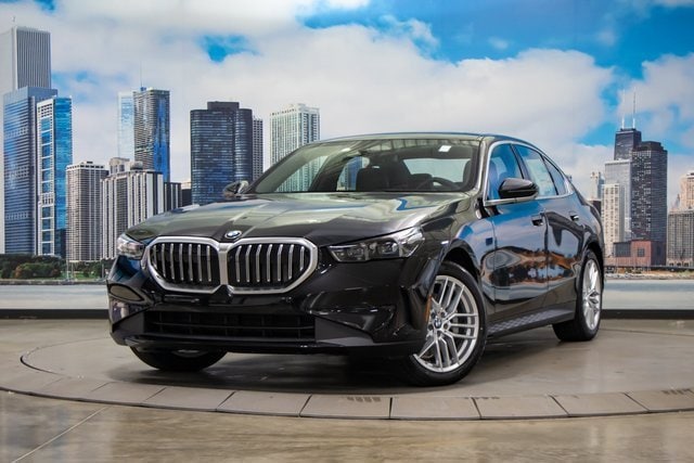 Used 2024 BMW 5 Series 530i with VIN WBA53FJ08RCS79642 for sale in Lake Bluff, IL