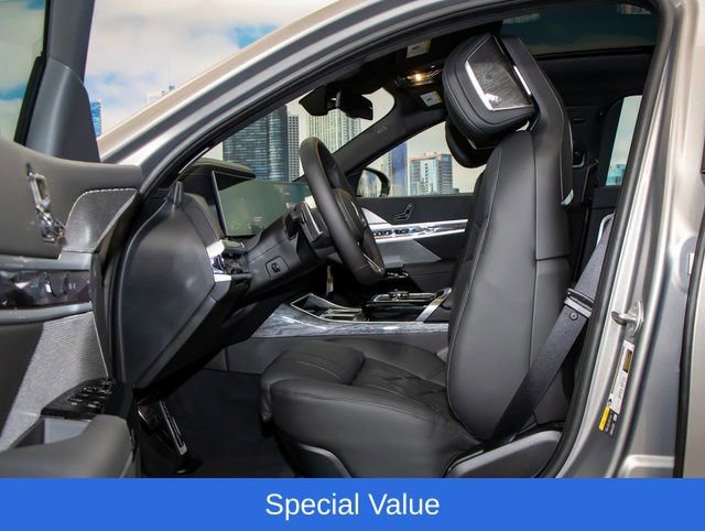 2025 BMW 7 Series 750e - Photo 21