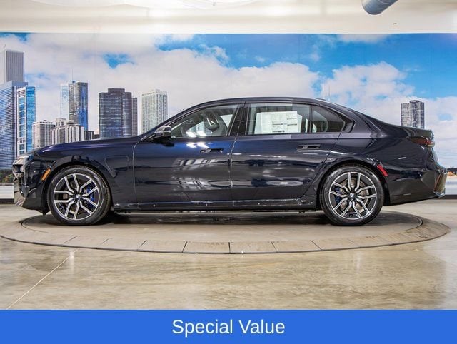 2025 BMW 7 Series 750e - Photo 6