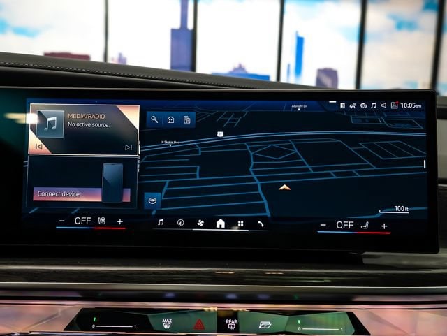 2026 BMW 7 Series 760i - Photo 18