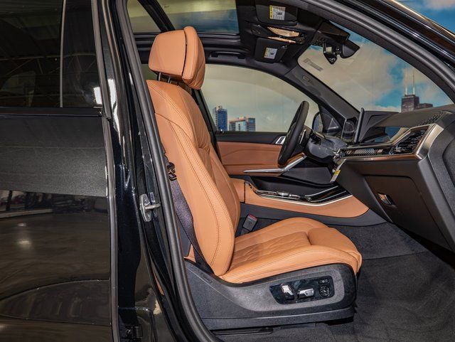 2026 BMW X5 M60i - Photo 21