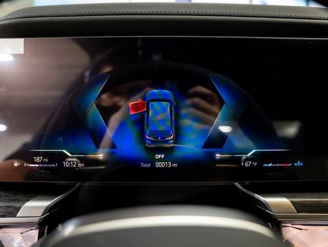 2026 BMW 7 Series 740i - Photo 17
