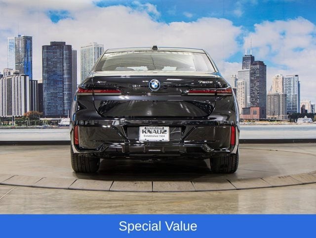 2025 BMW 7 Series 750e - Photo 11