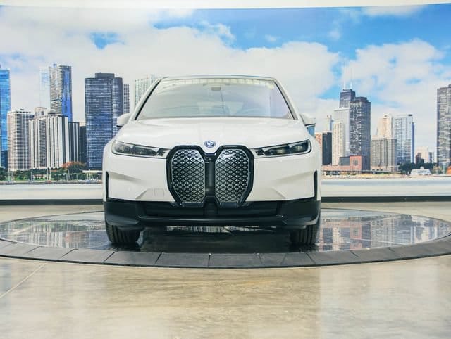 Certified 2024 BMW iX Base with VIN WB523CF09RCN40785 for sale in Lake Bluff, IL