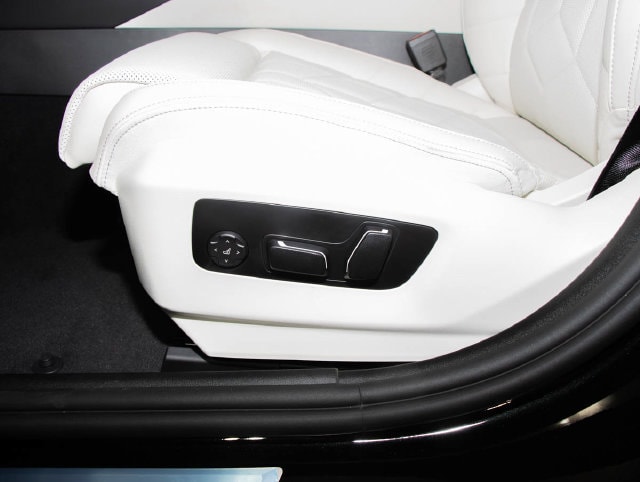2027 BMW 5 Series 530i - Photo 15