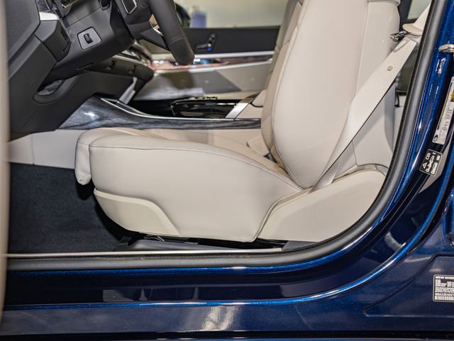 2026 BMW 7 Series 740i - Photo 15