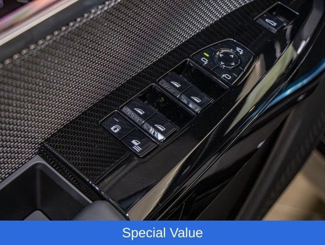 2025 BMW 7 Series 750e - Photo 15