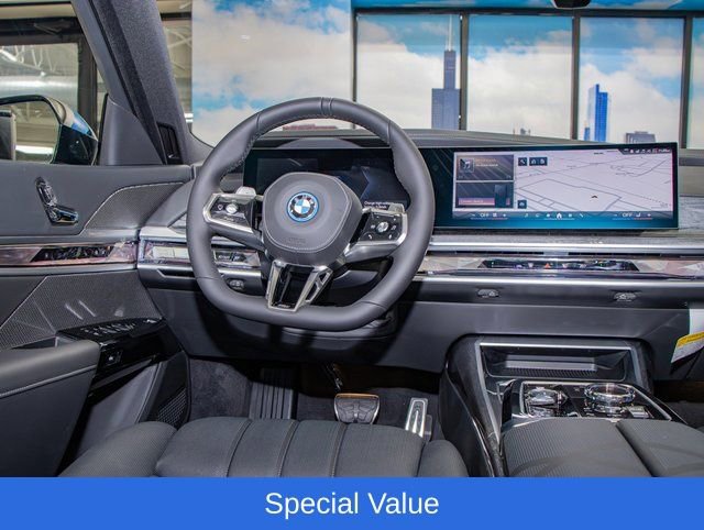 2025 BMW 7 Series 750e - Photo 17