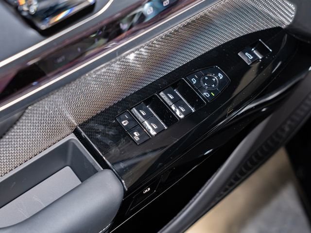 2026 BMW 7 Series 760i - Photo 14