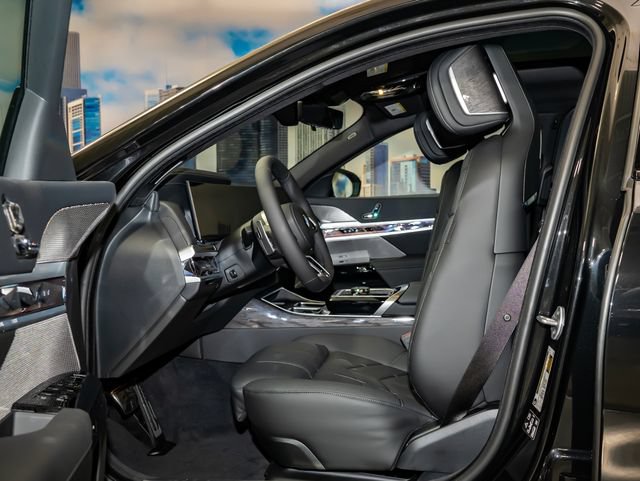 2026 BMW 7 Series 760i - Photo 20