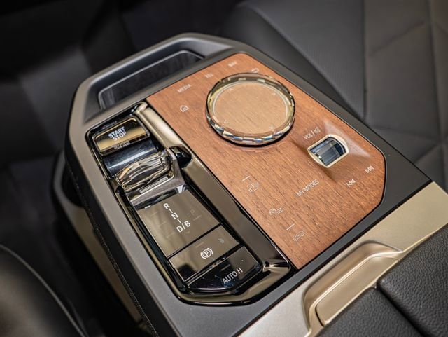 2023 BMW iX Base - Photo 17