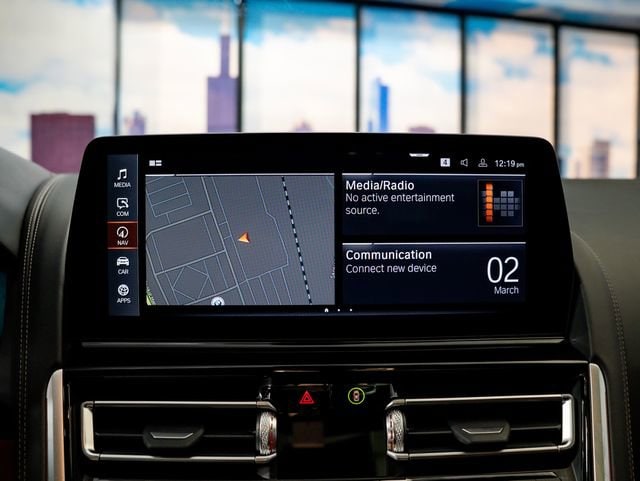 2026 BMW 8 Series 840i - Photo 18