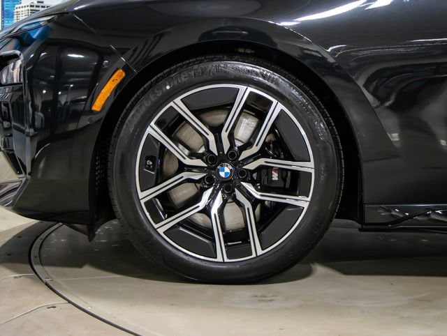 2026 BMW 7 Series 740i - Photo 7