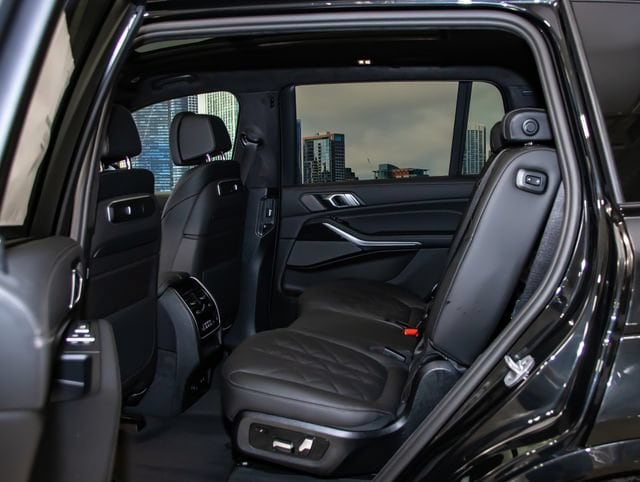 2027 BMW X7 40i - Photo 20