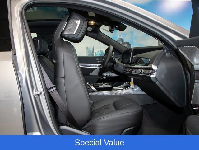 2025 BMW 7 Series 750e - Photo 22