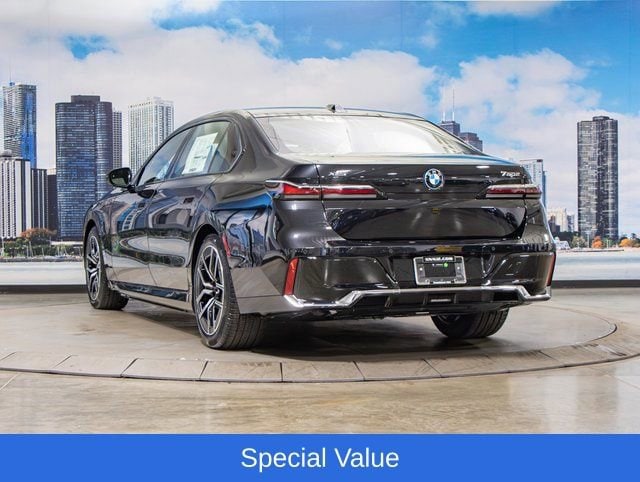 2025 BMW 7 Series 750e - Photo 9