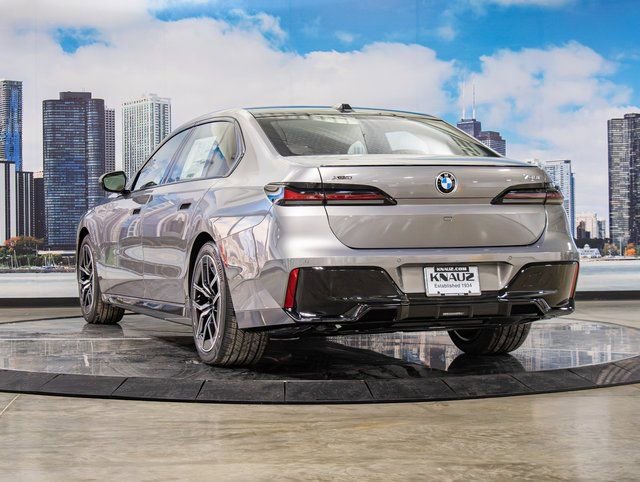2026 BMW 7 Series 740i - Photo 9