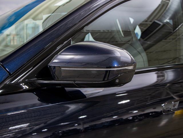 2025 BMW 7 Series 750e - Photo 10