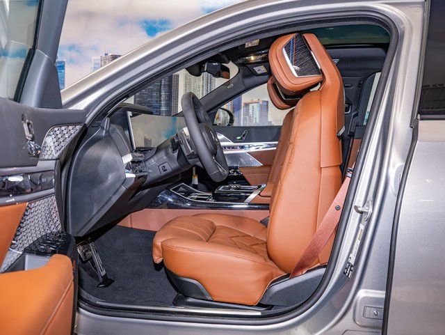 2026 BMW 7 Series 740i - Photo 20