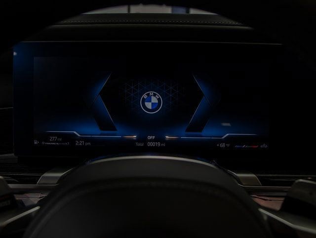 2025 BMW 7 Series 740i - Photo 18