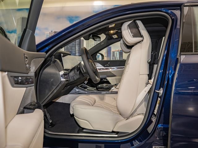 2026 BMW 7 Series 740i - Photo 20