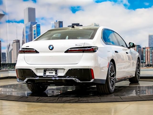 2026 BMW 7 Series 740i - Photo 8