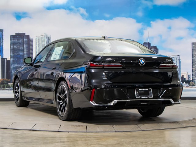 2026 BMW 7 Series 740i - Photo 9