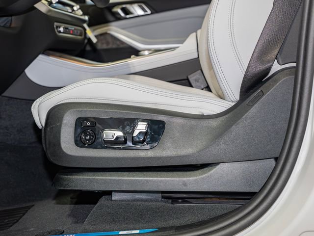 2026 BMW X5 50e - Photo 15