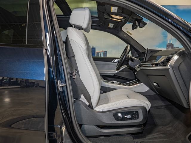 2024 BMW X5 M60i - Photo 21